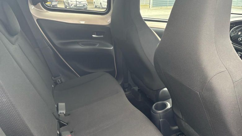 Toyota Aygo X 1.0 VVT-i Edge 5dr Petrol Hatchback